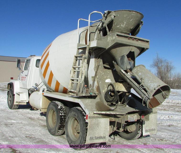 image for item I6657 1988 Ford L9000 mixer truck