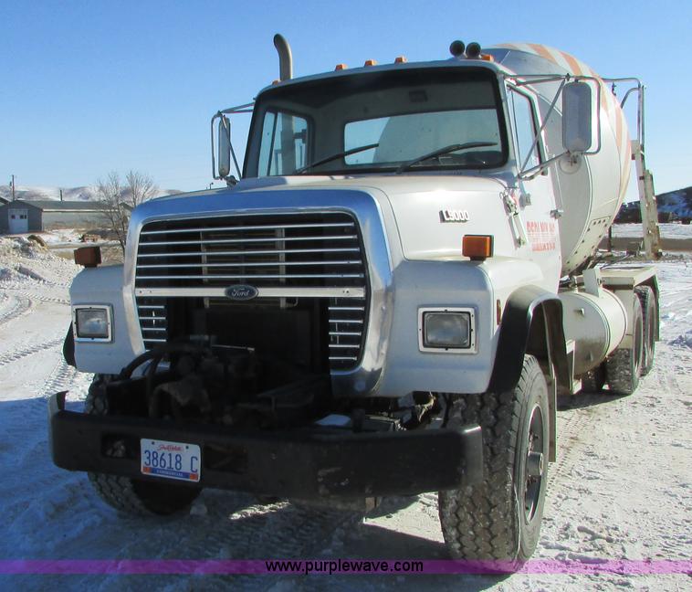 image for item I6657 1988 Ford L9000 mixer truck