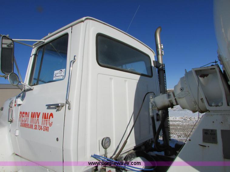 image for item I6657 1988 Ford L9000 mixer truck