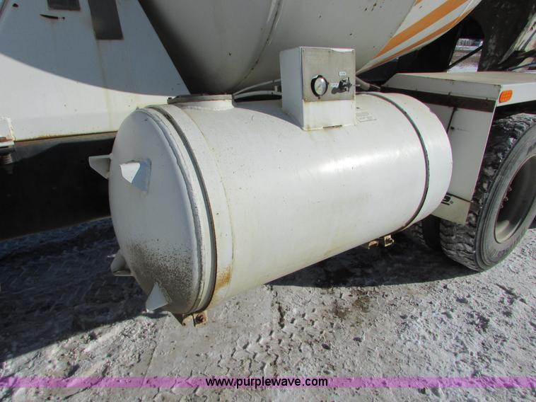 image for item I6657 1988 Ford L9000 mixer truck