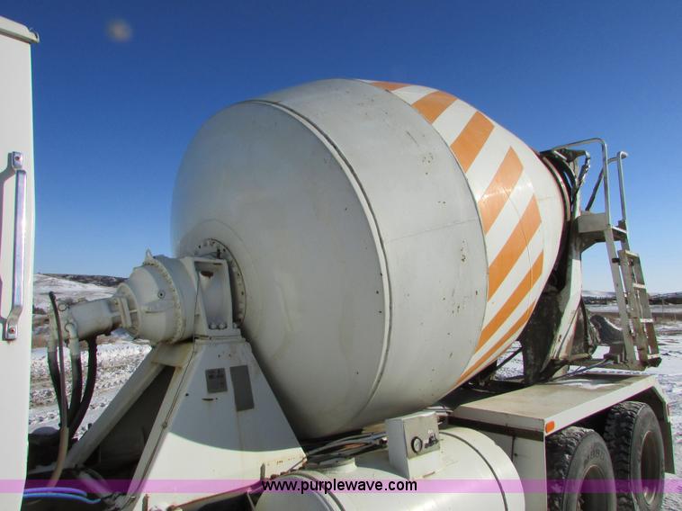 image for item I6657 1988 Ford L9000 mixer truck