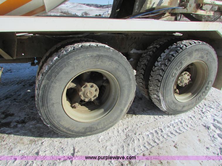 image for item I6657 1988 Ford L9000 mixer truck