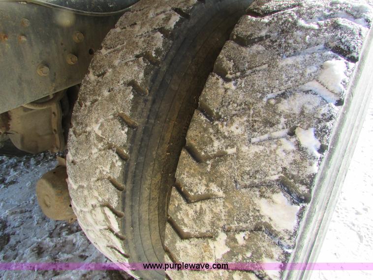 image for item I6657 1988 Ford L9000 mixer truck