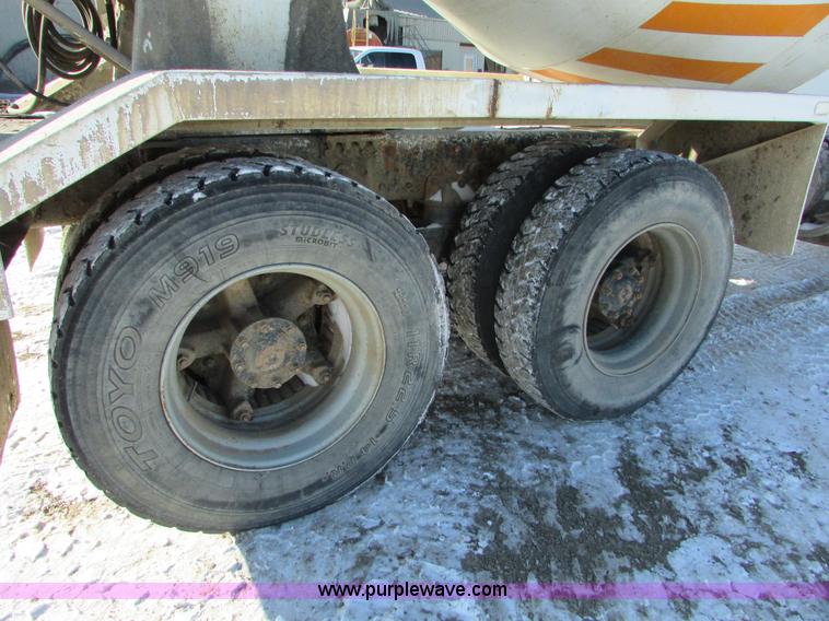 image for item I6657 1988 Ford L9000 mixer truck