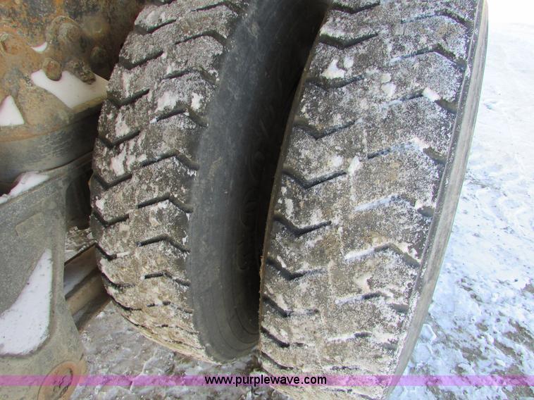 image for item I6657 1988 Ford L9000 mixer truck