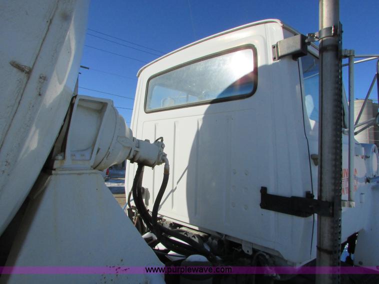 image for item I6657 1988 Ford L9000 mixer truck