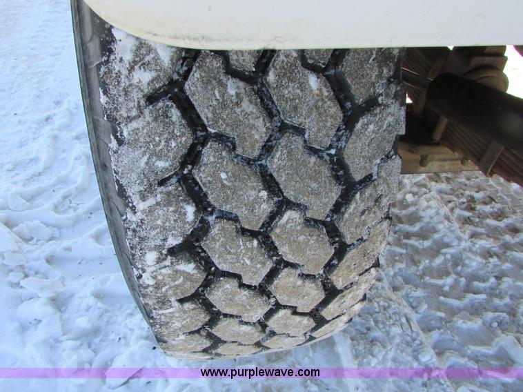 image for item I6657 1988 Ford L9000 mixer truck