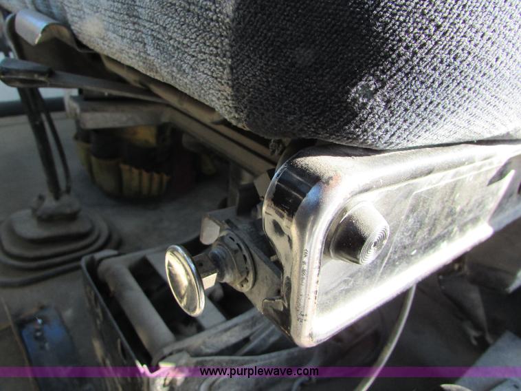 image for item I6657 1988 Ford L9000 mixer truck