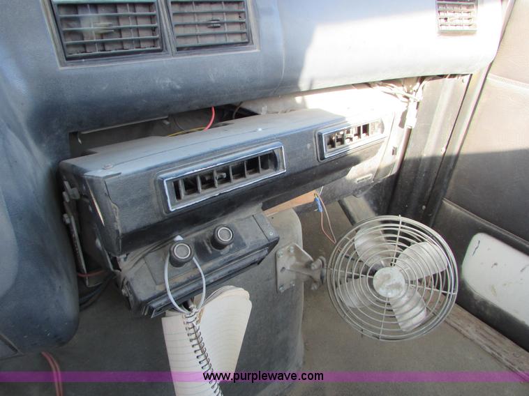 image for item I6657 1988 Ford L9000 mixer truck