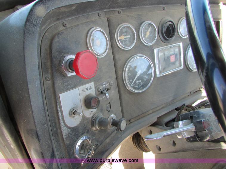 image for item I6657 1988 Ford L9000 mixer truck