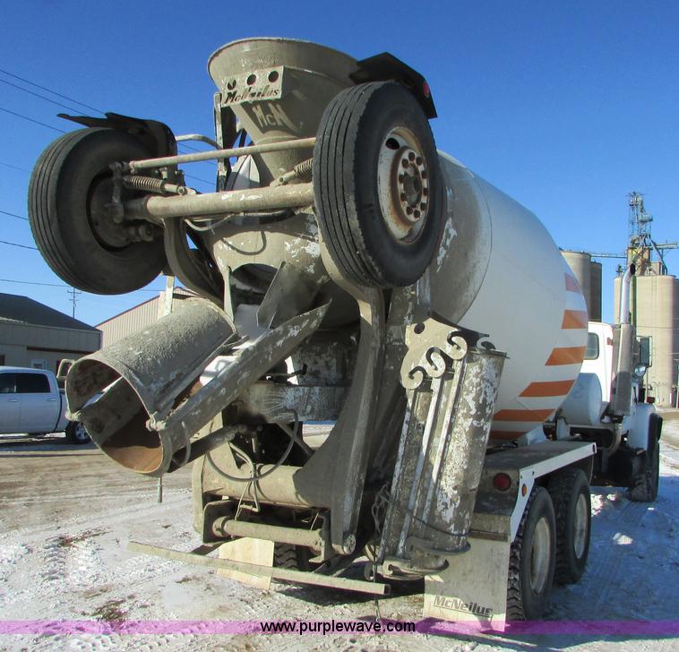 image for item I6658 1995 Ford LT9000 mixer truck