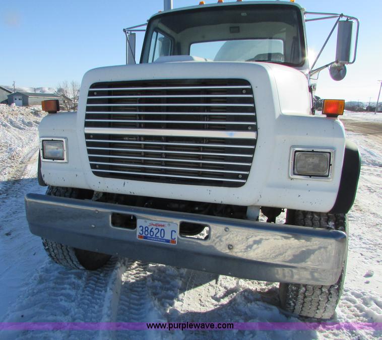 image for item I6658 1995 Ford LT9000 mixer truck