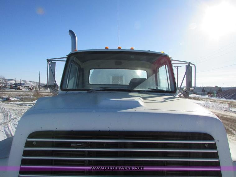 image for item I6658 1995 Ford LT9000 mixer truck