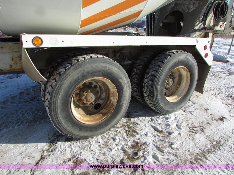 image for item I6658 1995 Ford LT9000 mixer truck