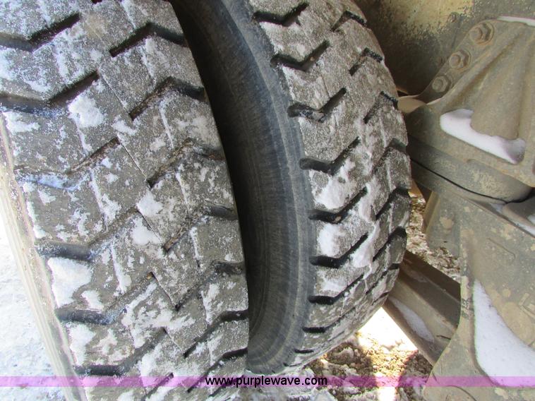 image for item I6658 1995 Ford LT9000 mixer truck