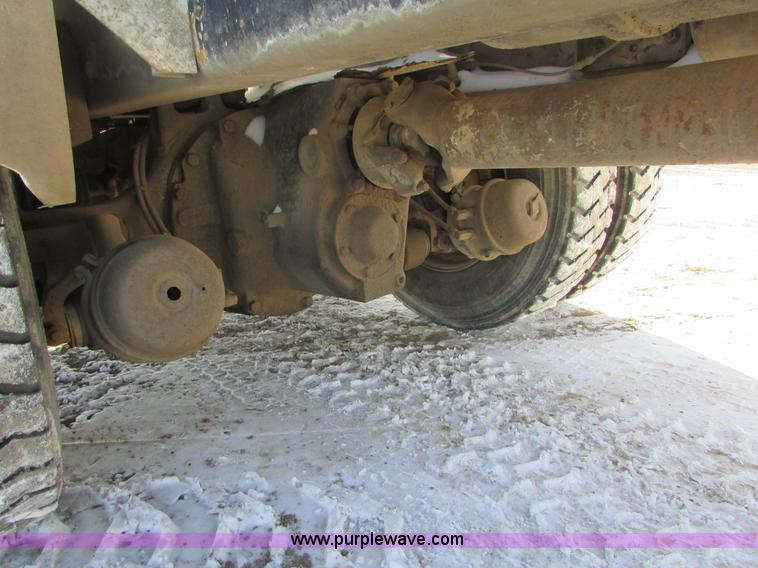 image for item I6658 1995 Ford LT9000 mixer truck