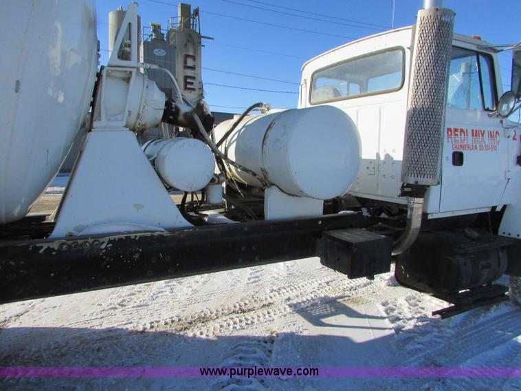 image for item I6658 1995 Ford LT9000 mixer truck