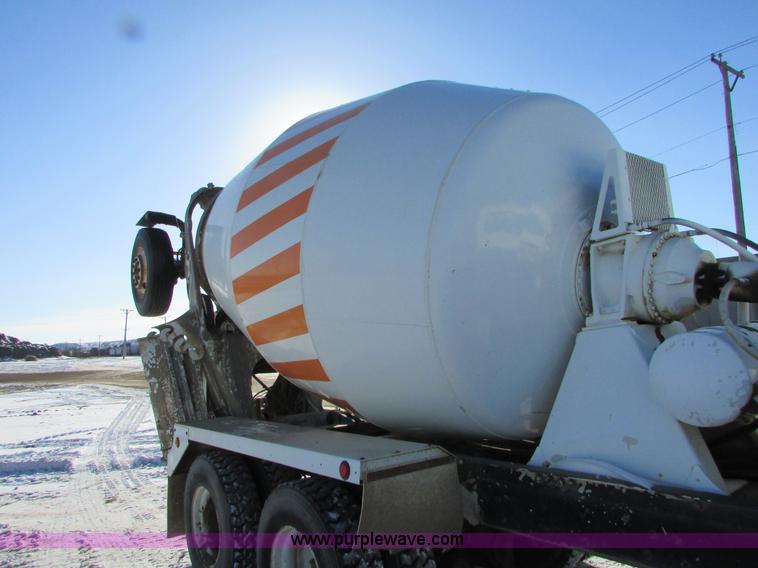 image for item I6658 1995 Ford LT9000 mixer truck