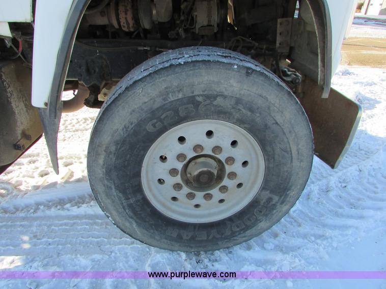 image for item I6658 1995 Ford LT9000 mixer truck