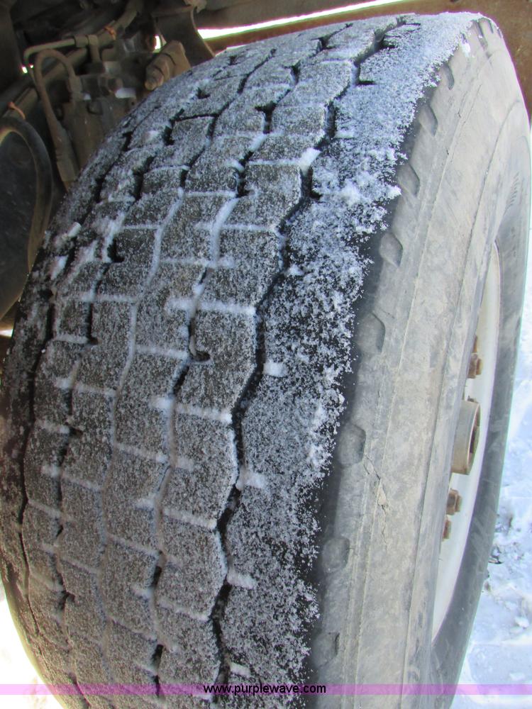 image for item I6658 1995 Ford LT9000 mixer truck