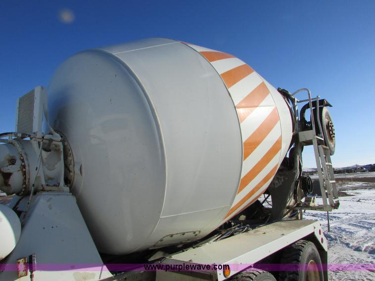 image for item I6658 1995 Ford LT9000 mixer truck