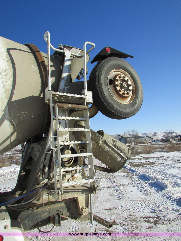 image for item I6658 1995 Ford LT9000 mixer truck