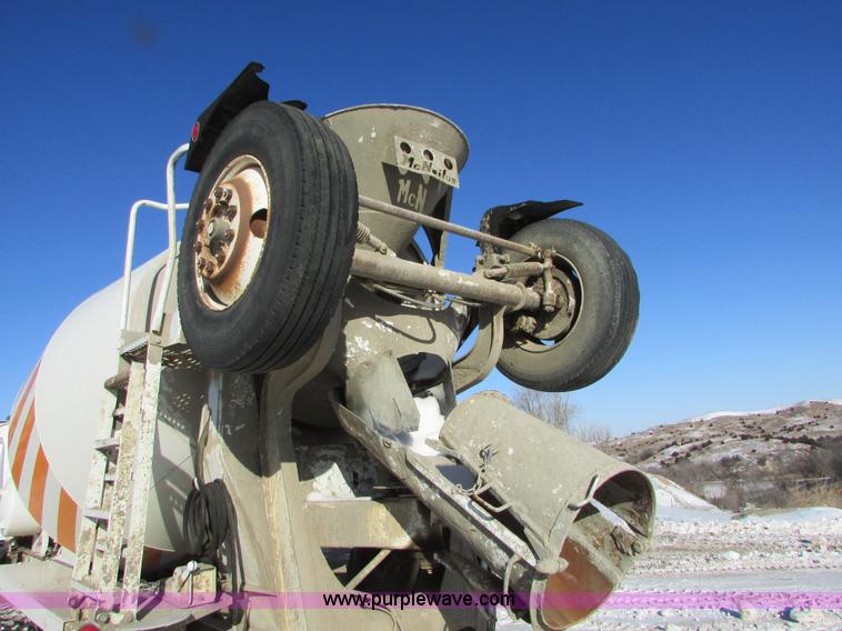 image for item I6658 1995 Ford LT9000 mixer truck