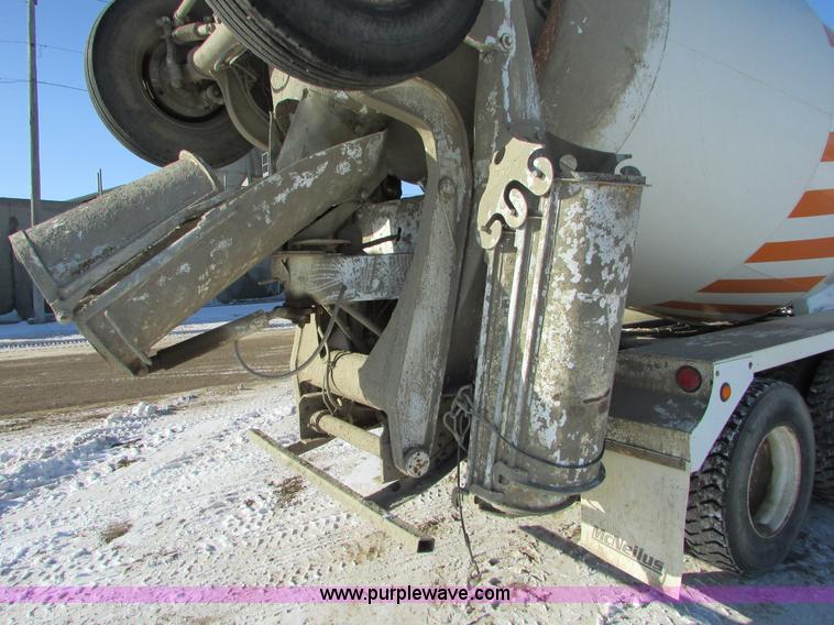 image for item I6658 1995 Ford LT9000 mixer truck