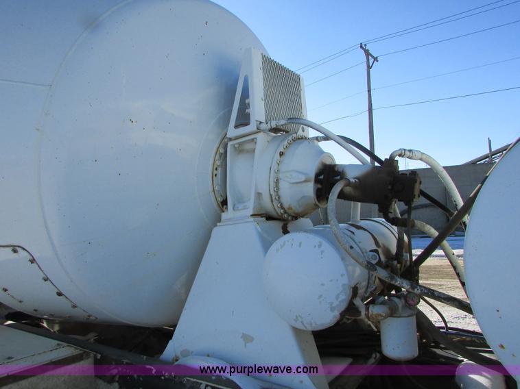 image for item I6658 1995 Ford LT9000 mixer truck