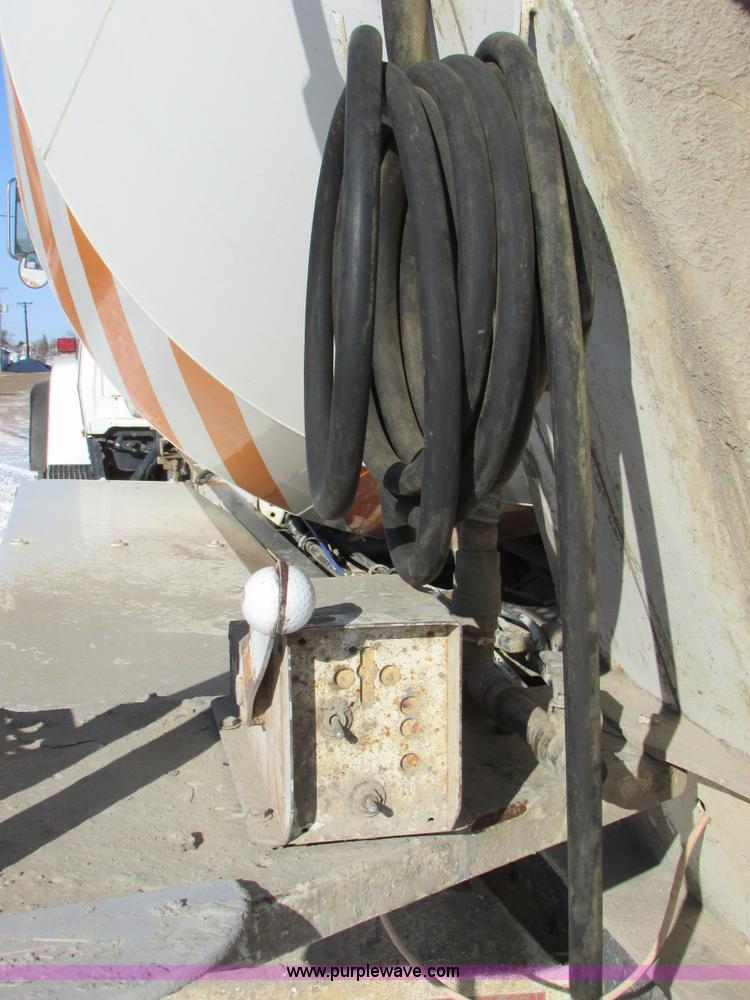 image for item I6658 1995 Ford LT9000 mixer truck