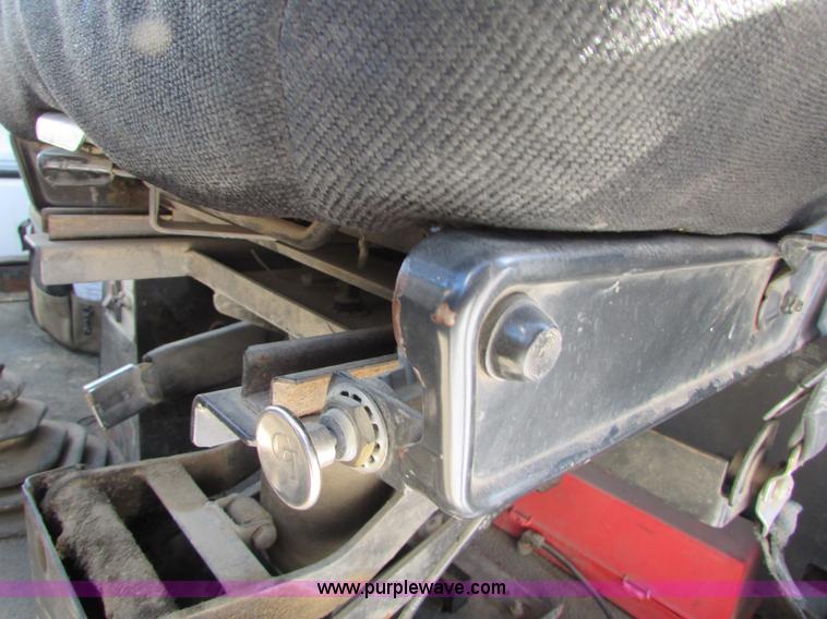 image for item I6658 1995 Ford LT9000 mixer truck