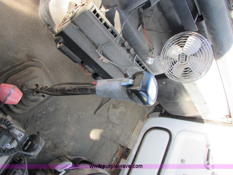 image for item I6658 1995 Ford LT9000 mixer truck