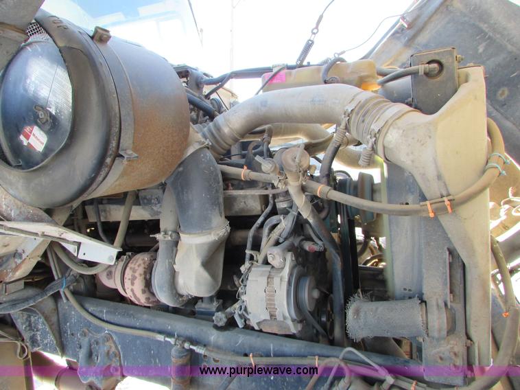 image for item I6658 1995 Ford LT9000 mixer truck