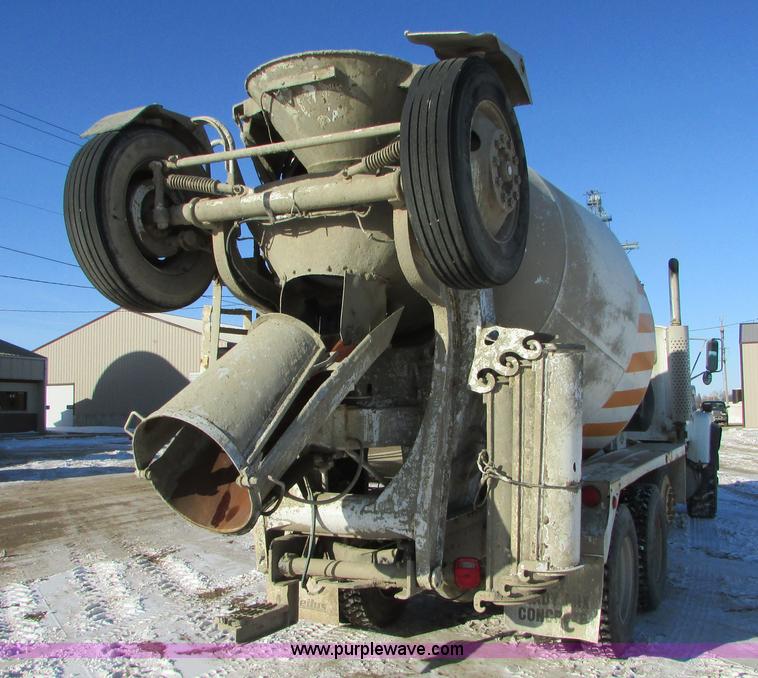 image for item I6660 1991 Ford LT9000 mixer truck