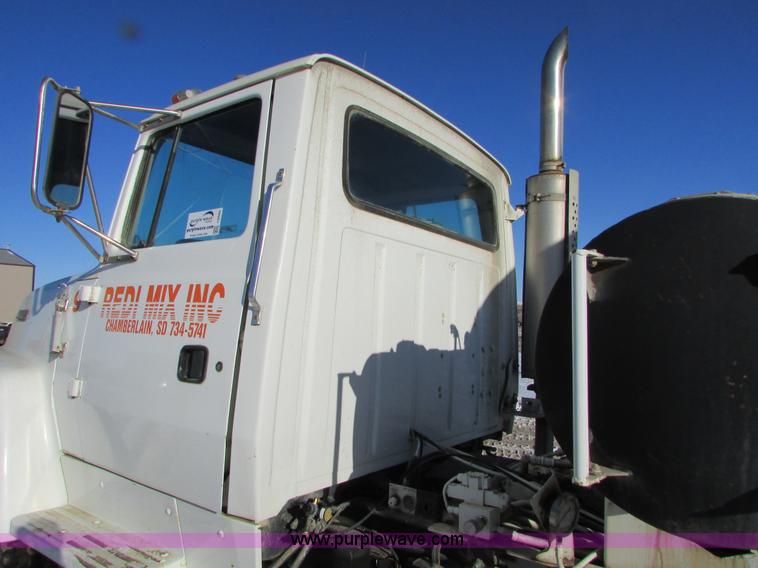 image for item I6660 1991 Ford LT9000 mixer truck