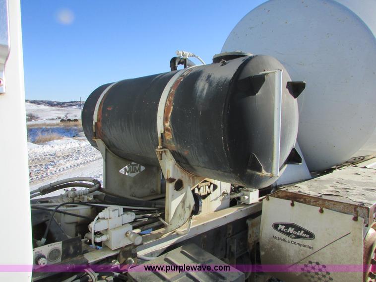 image for item I6660 1991 Ford LT9000 mixer truck