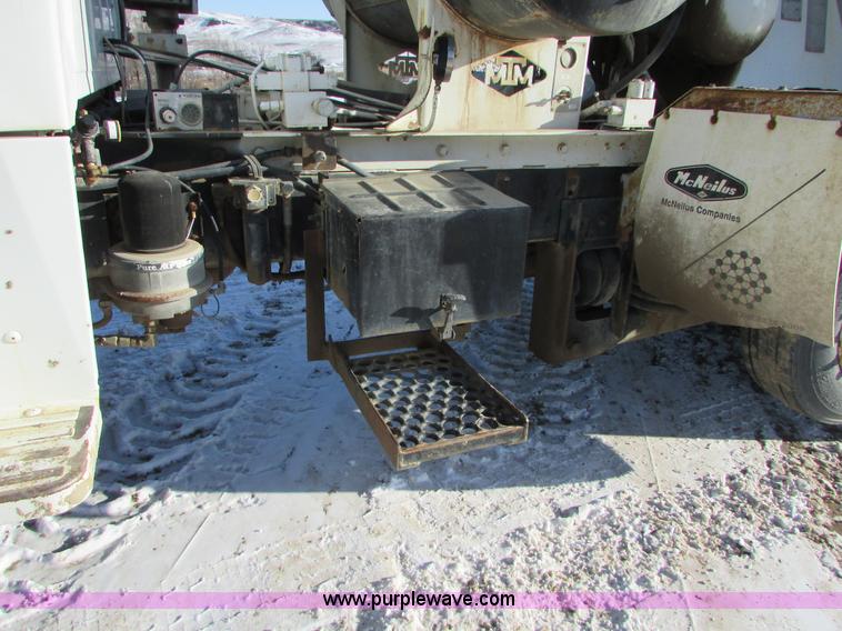 image for item I6660 1991 Ford LT9000 mixer truck