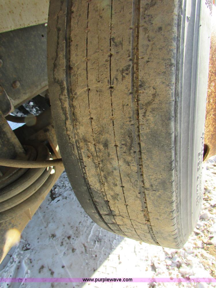 image for item I6660 1991 Ford LT9000 mixer truck