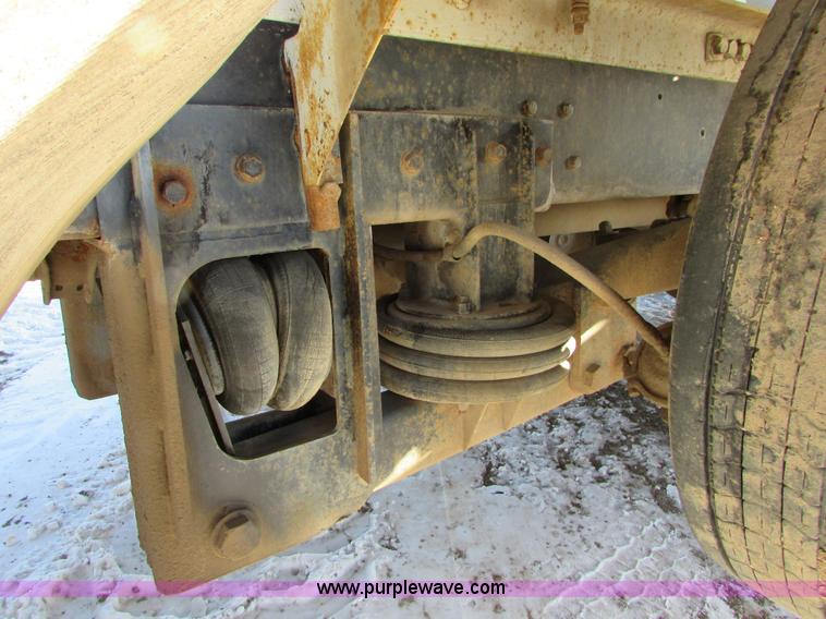 image for item I6660 1991 Ford LT9000 mixer truck