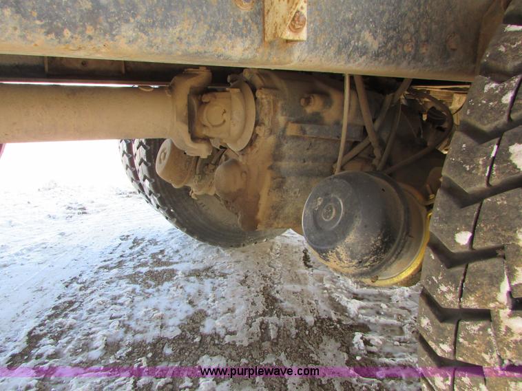 image for item I6660 1991 Ford LT9000 mixer truck