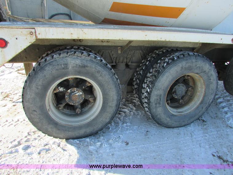 image for item I6660 1991 Ford LT9000 mixer truck