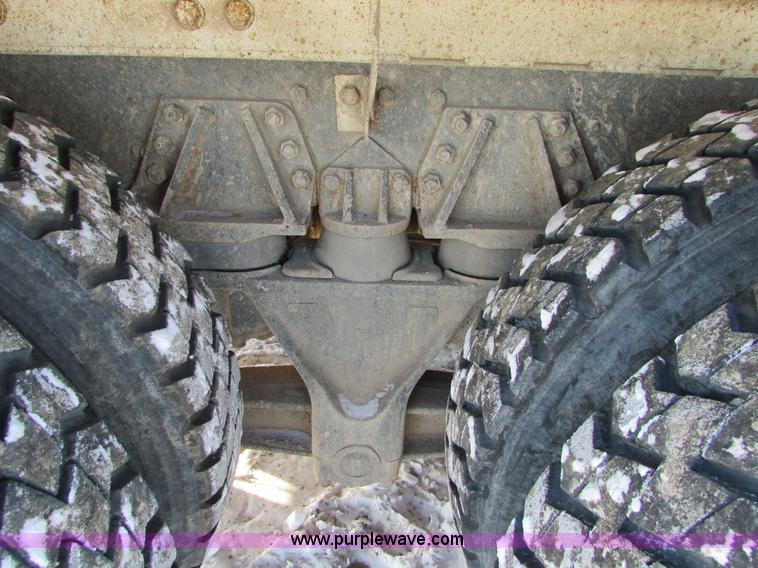 image for item I6660 1991 Ford LT9000 mixer truck