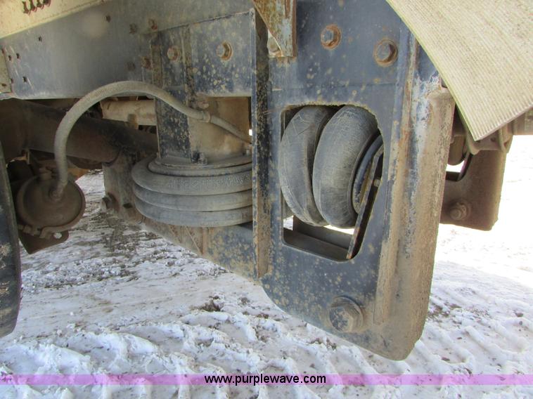 image for item I6660 1991 Ford LT9000 mixer truck