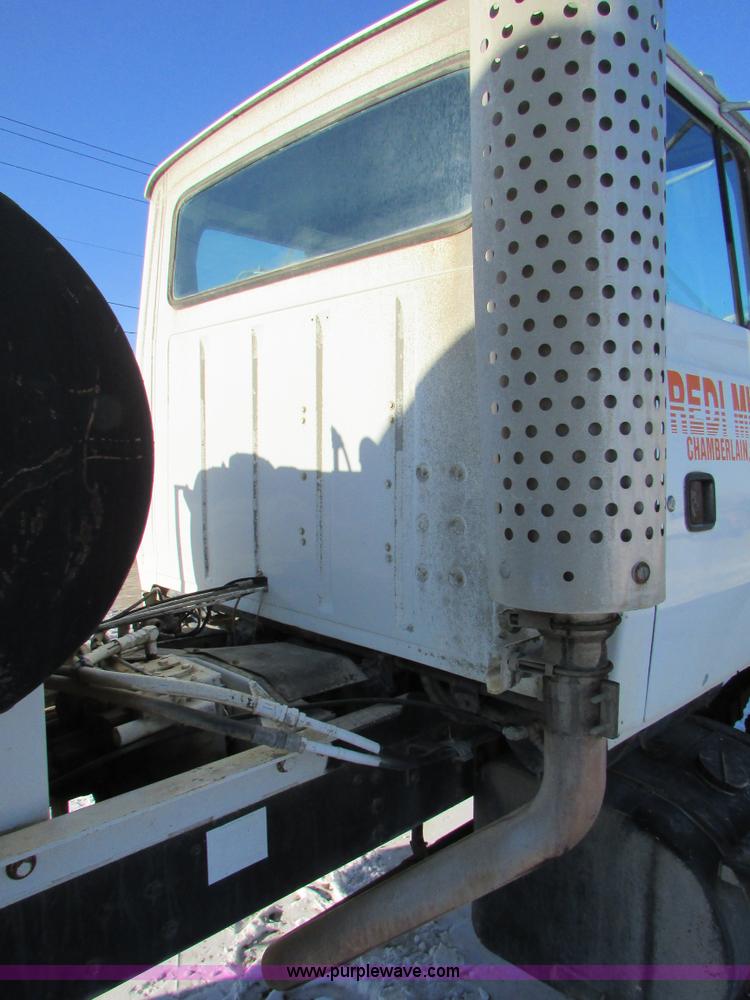 image for item I6660 1991 Ford LT9000 mixer truck