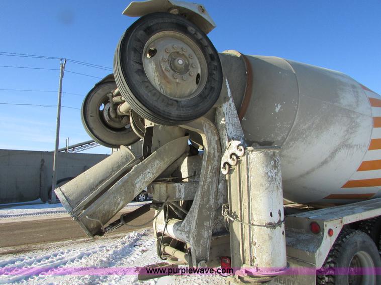 image for item I6660 1991 Ford LT9000 mixer truck