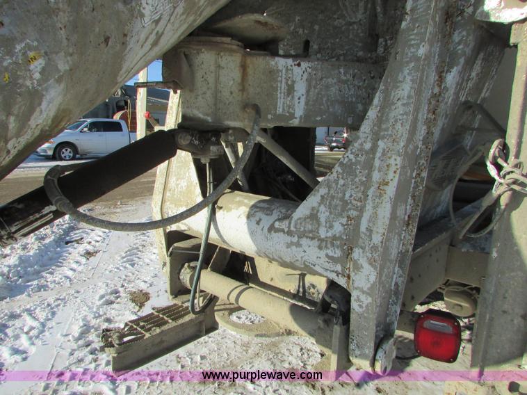 image for item I6660 1991 Ford LT9000 mixer truck