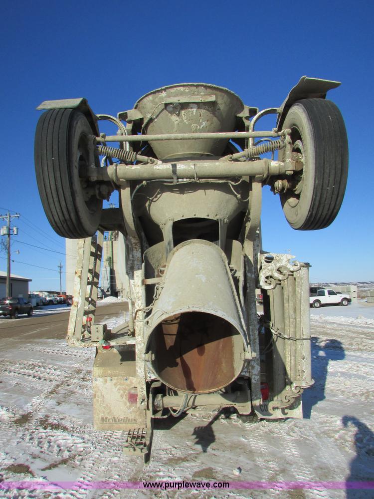 image for item I6660 1991 Ford LT9000 mixer truck