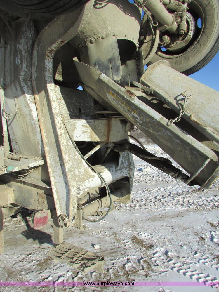 image for item I6660 1991 Ford LT9000 mixer truck