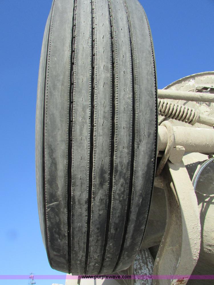 image for item I6660 1991 Ford LT9000 mixer truck