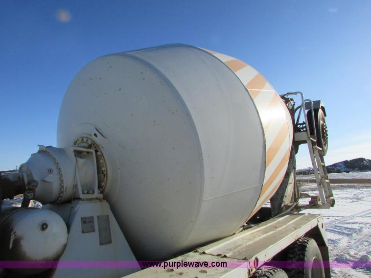 image for item I6660 1991 Ford LT9000 mixer truck